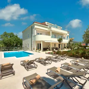 Nocleg ze śniadaniem Luxury Klara Split