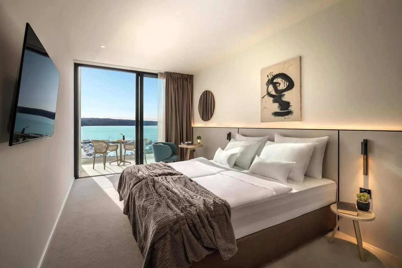 Aminess Younique Narrivi Hotel Crikvenica 5*,